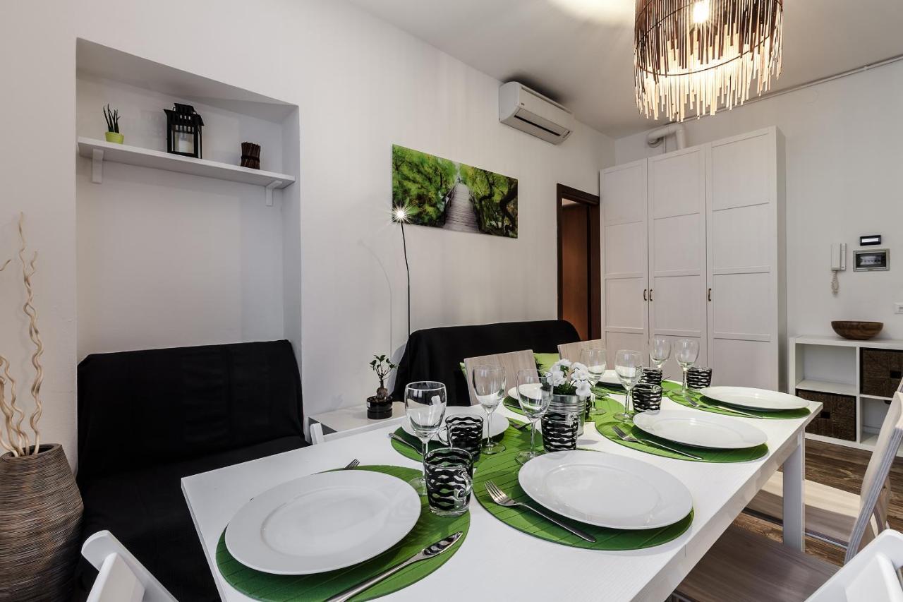 Stayeasy Fara12 - Central Station & Downtown Walking Distance Milão Exterior foto